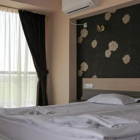 Hotel City بورغاس