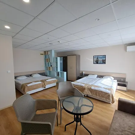 ホテル Hotel City 2*