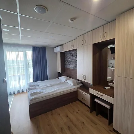 Hotel City ホテル 2*