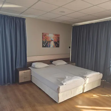 מלון Hotel City בורגאס