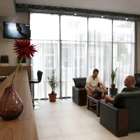 Hotel City 2*