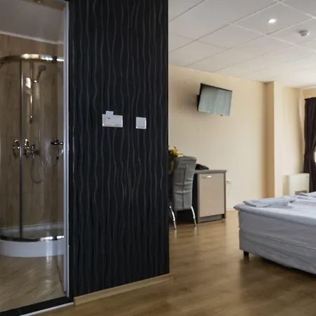 Hotel City 2*